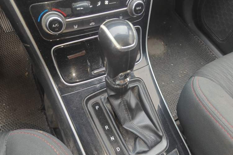 Used CHANGAN OSHAN A600EV 2019 Revised Version 5 Seats Gear Lever
