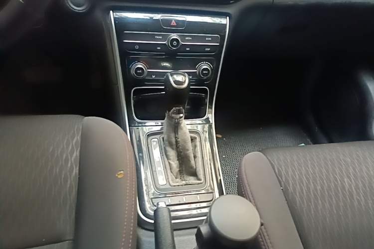 Used CHANGAN OSHAN A600EV 2019 Revised Version 5 Seats Gear Lever