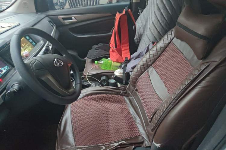 Used CHANGAN OSHAN A600EV 2019 Revised Version 6 Seats Left Front Seat