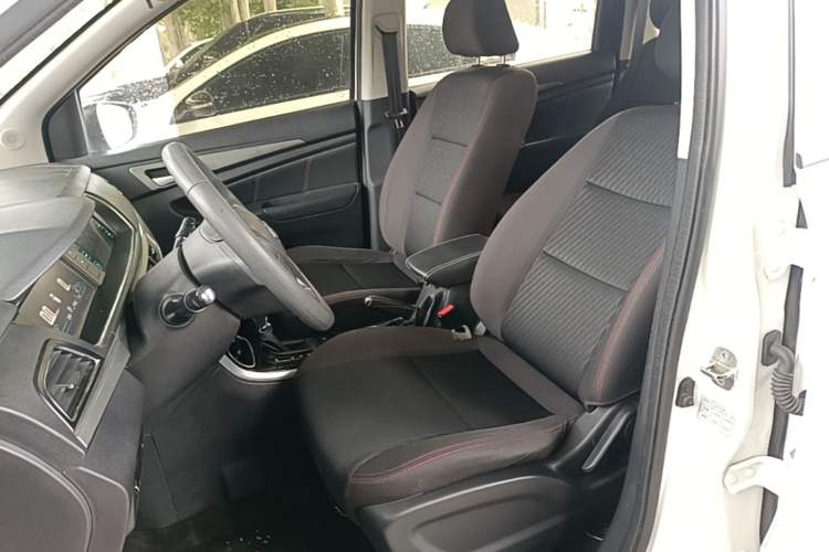 Used CHANGAN OSHAN A600EV 2019 Revised Version 6 Seats Left Front Seat