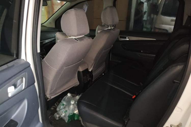 Used CHANGAN OSHAN A600EV 2019 Revised Version 5 Seats Left Rear Seat