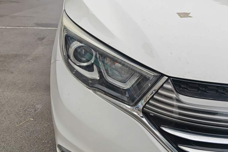 Used CHANGAN OSHAN A600EV 2019 Revised Version 5 Seats Right Front Headlight