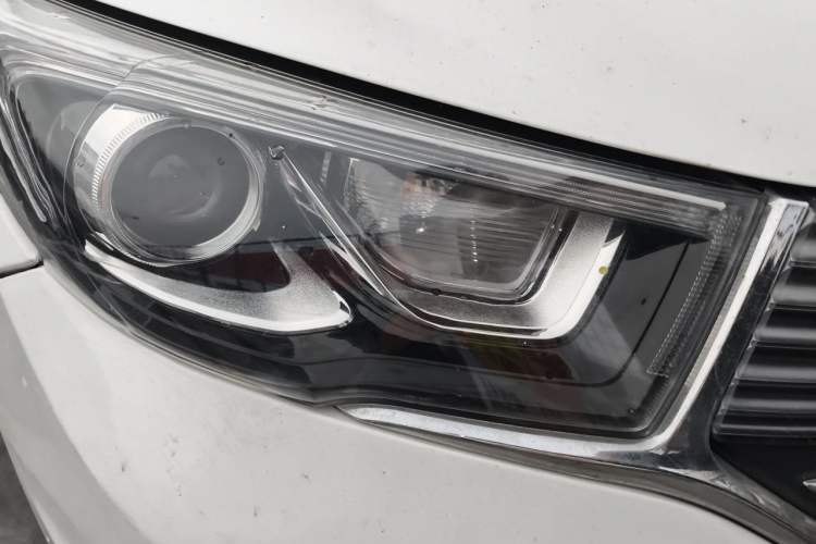 Used CHANGAN OSHAN A600EV 2019 Revised Version 6 Seats Right Front Headlight