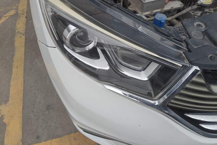 Used CHANGAN OSHAN A600EV 2019 Revised Version 5 Seats Right Front Headlight