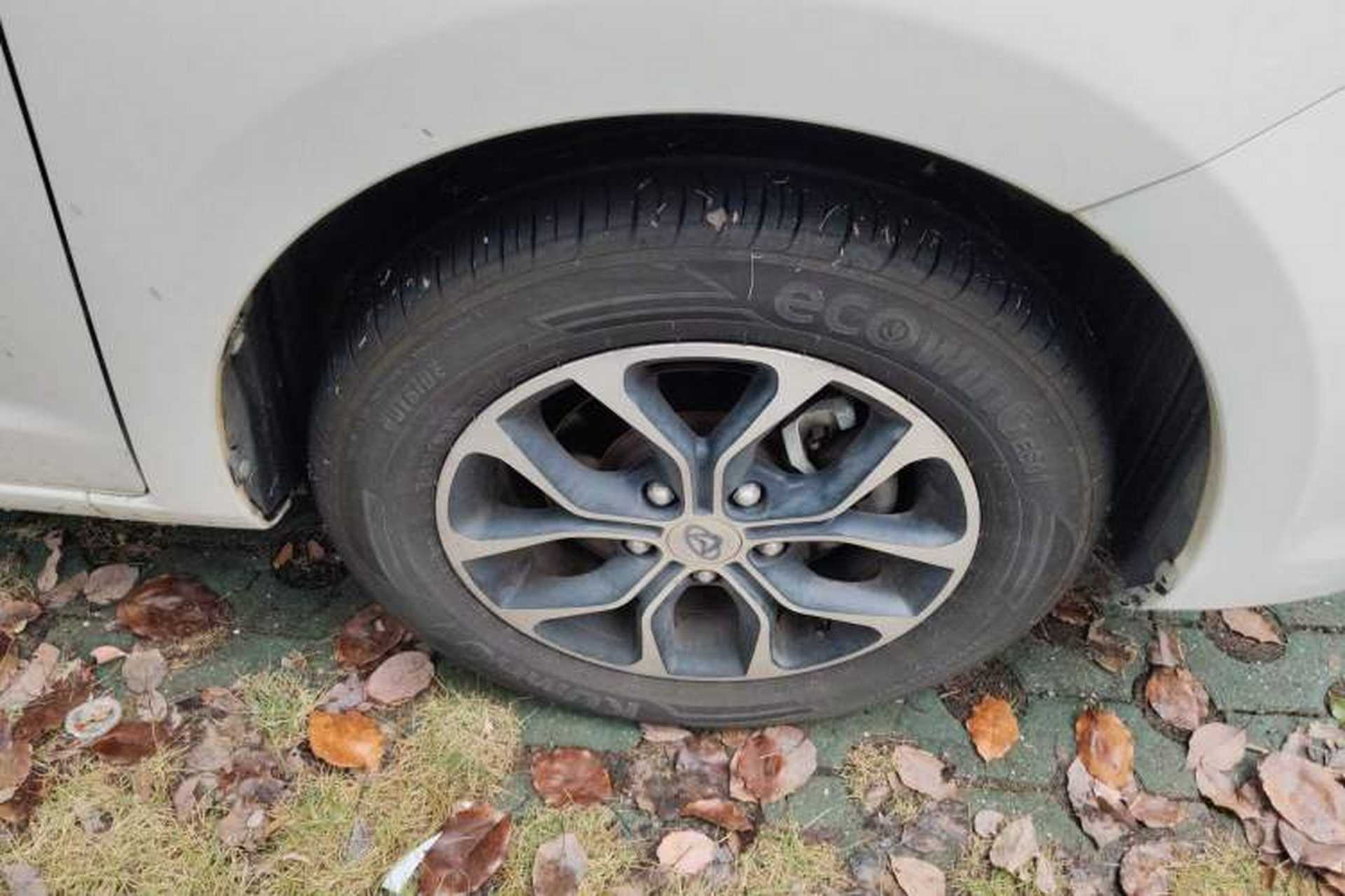 Used CHANGAN OSHAN A600EV 2019 Revised Version 5 Seats Right Front Wheel Hub
