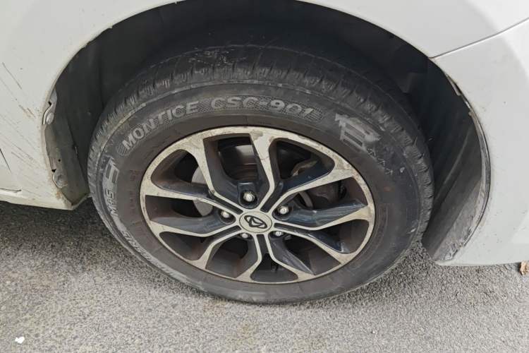 Used CHANGAN OSHAN A600EV 2019 Revised Version 5 Seats Right Front Wheel Hub
