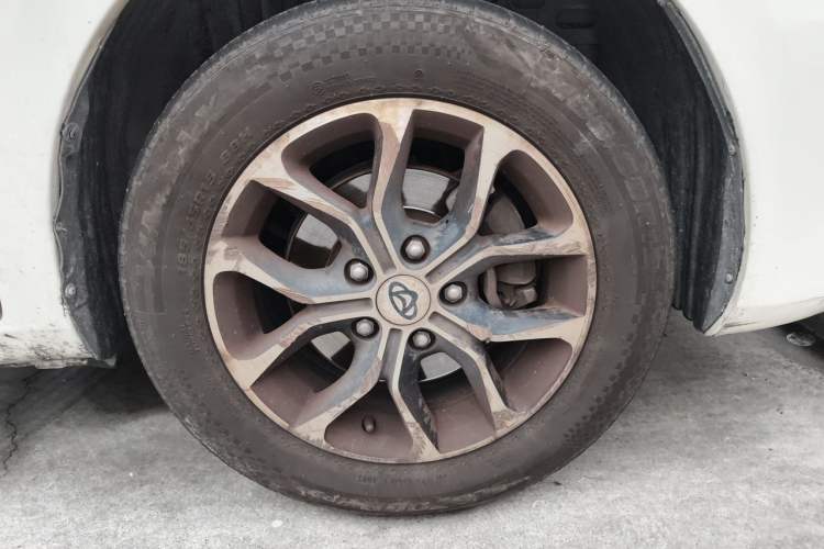 Used CHANGAN OSHAN A600EV 2019 Revised Version 6 Seats Right Front Wheel Hub