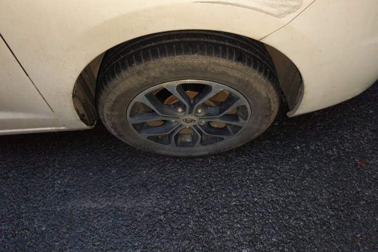 Used CHANGAN OSHAN A600EV 2019 EV model Right Front Wheel Hub