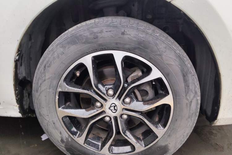 Used CHANGAN OSHAN A600EV 2019 Revised Version 5 Seats Right Front Wheel Hub