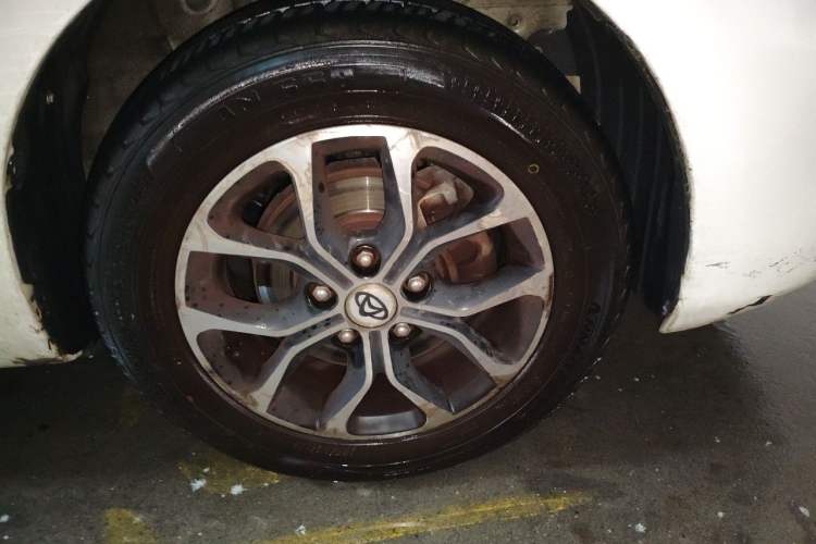 Used CHANGAN OSHAN A600EV 2019 Revised Version 5 Seats Right Front Wheel Hub