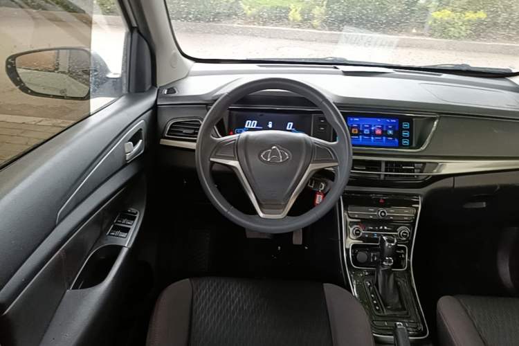 Used CHANGAN OSHAN A600EV 2019 Revised Version 6 Seats Steering Wheel