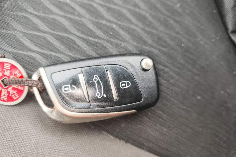 Used CHANGAN OSHAN A600EV 2019 Revised Version 6 Seats Vehicle Key