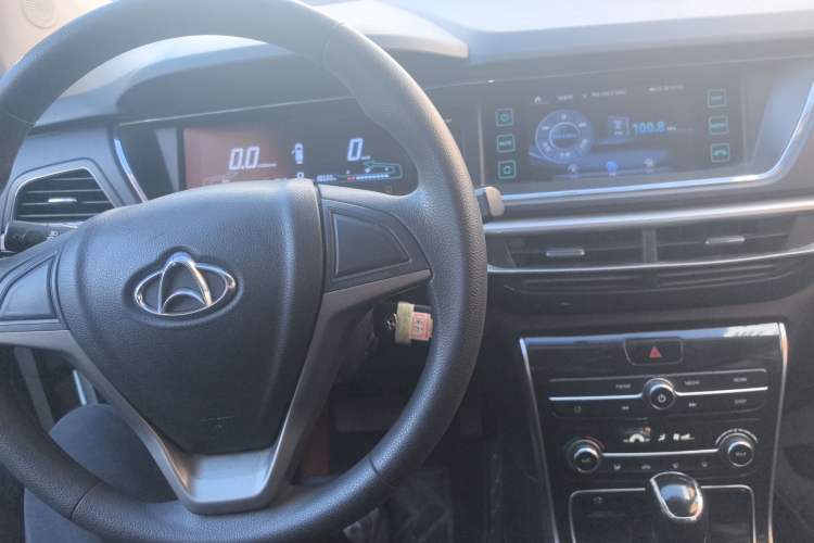 Used CHANGAN OSHAN A600EV 2021 EV model Center Console