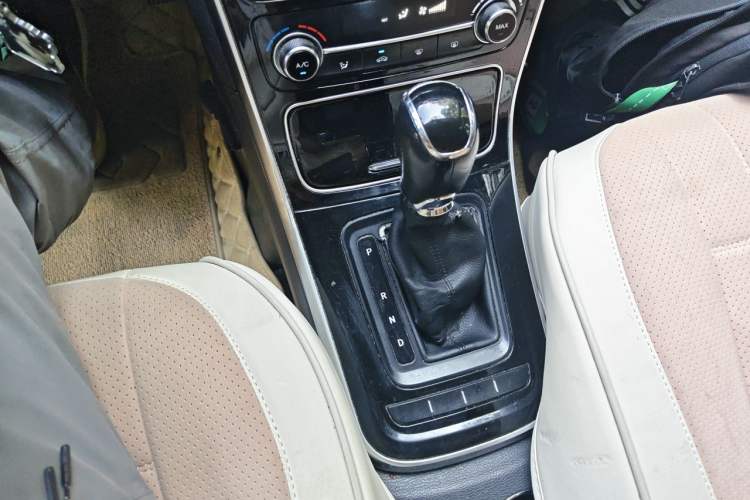 Used CHANGAN OSHAN A600EV 2021 Light & Lively Edition Gear Lever