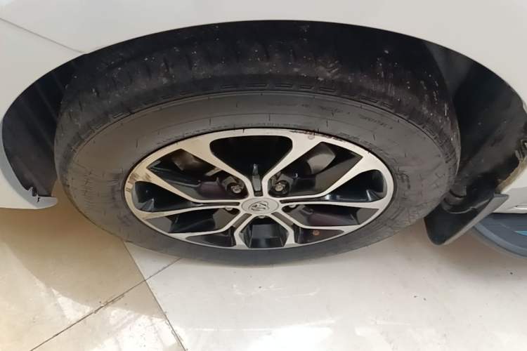 Used CHANGAN OSHAN A600EV 2021 Light & Lively Edition Left Front Wheel Hub