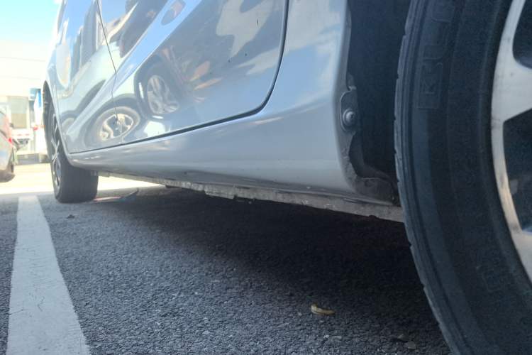 Used CHANGAN OSHAN A600EV 2021 EV model Left Side Sill