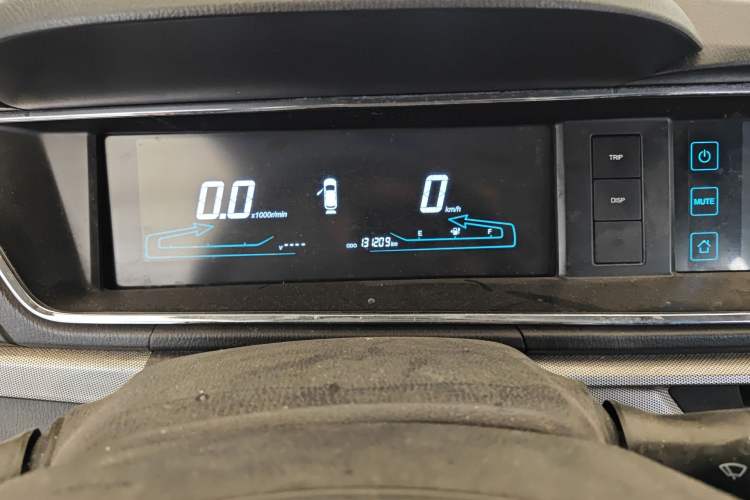 Used CHANGAN OSHAN A600EV 2021 EV model Odometer Close Up