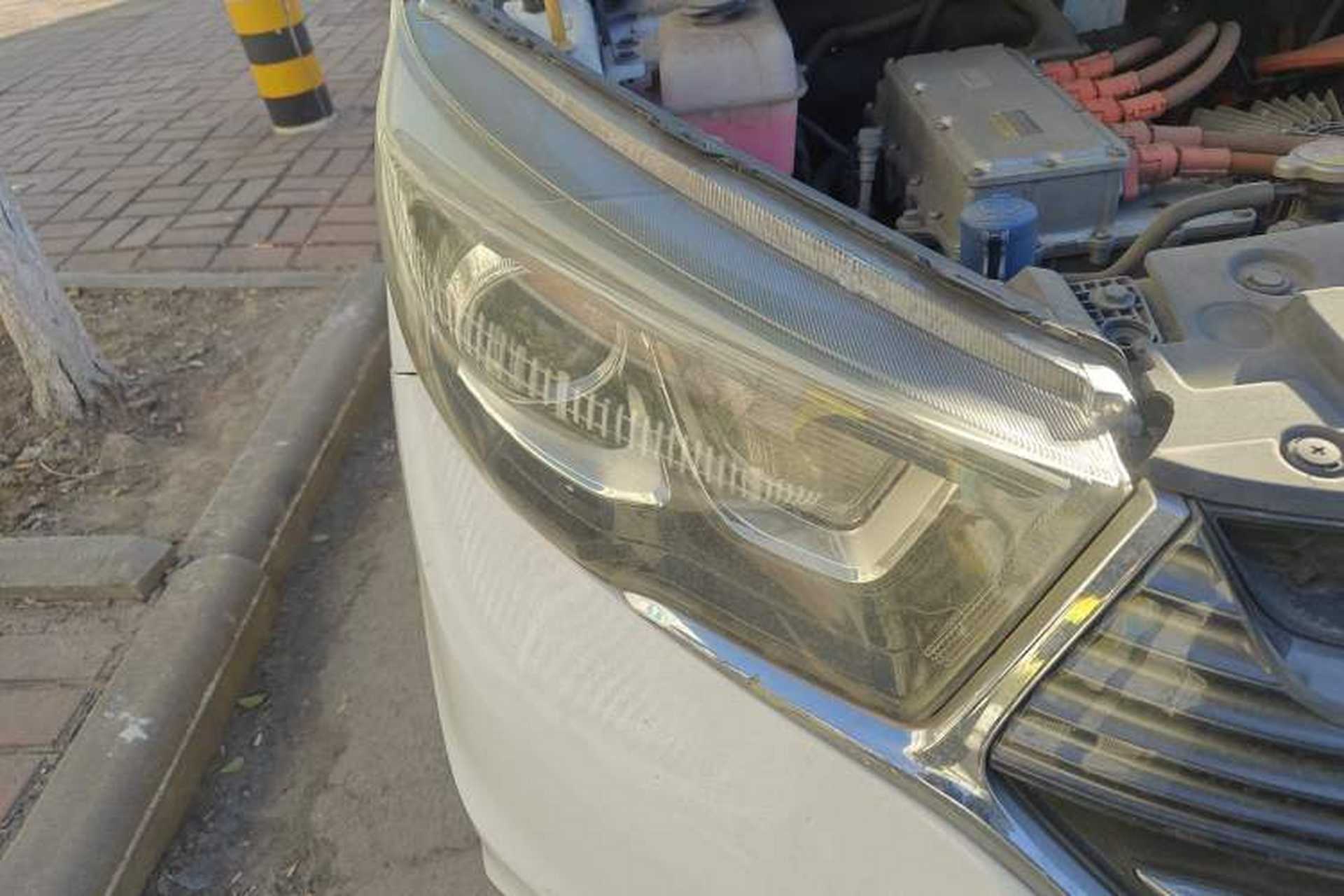 Used CHANGAN OSHAN A600EV 2021 EV model Right Front Headlight