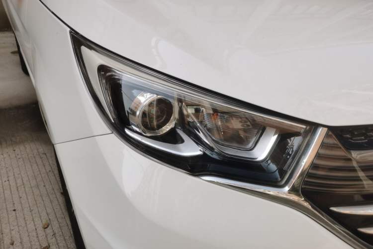 Used CHANGAN OSHAN A600EV 2021 EV model Right Front Headlight