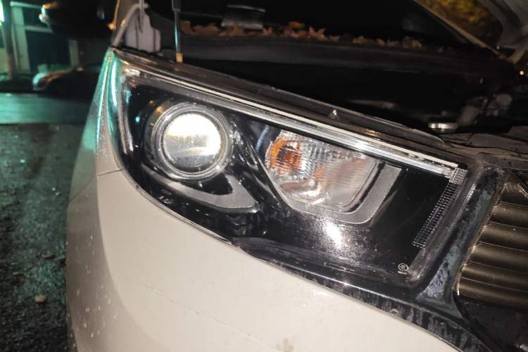Used CHANGAN OSHAN A600EV 2021 Light & Lively Edition Right Front Headlight