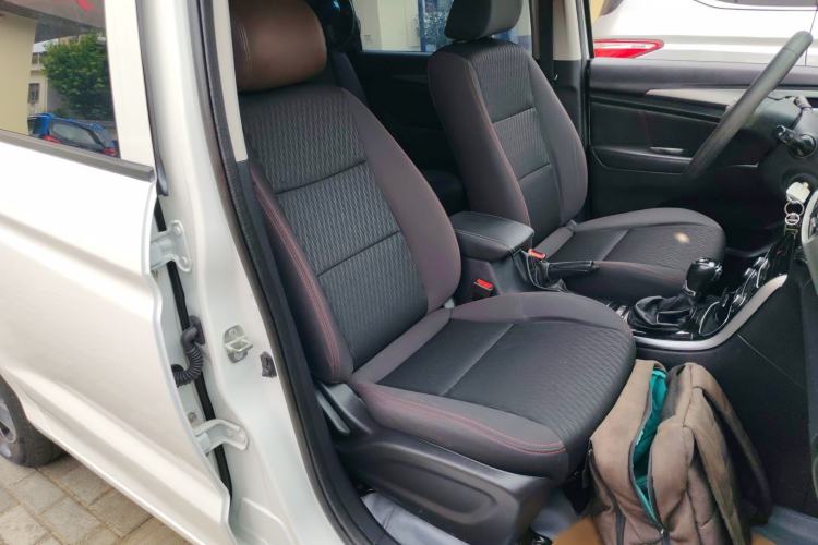 Used CHANGAN OSHAN A600EV 2021 EV model Right Front Seat