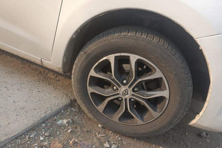 Used CHANGAN OSHAN A600EV 2021 Light & Lively Edition Right Front Wheel Hub