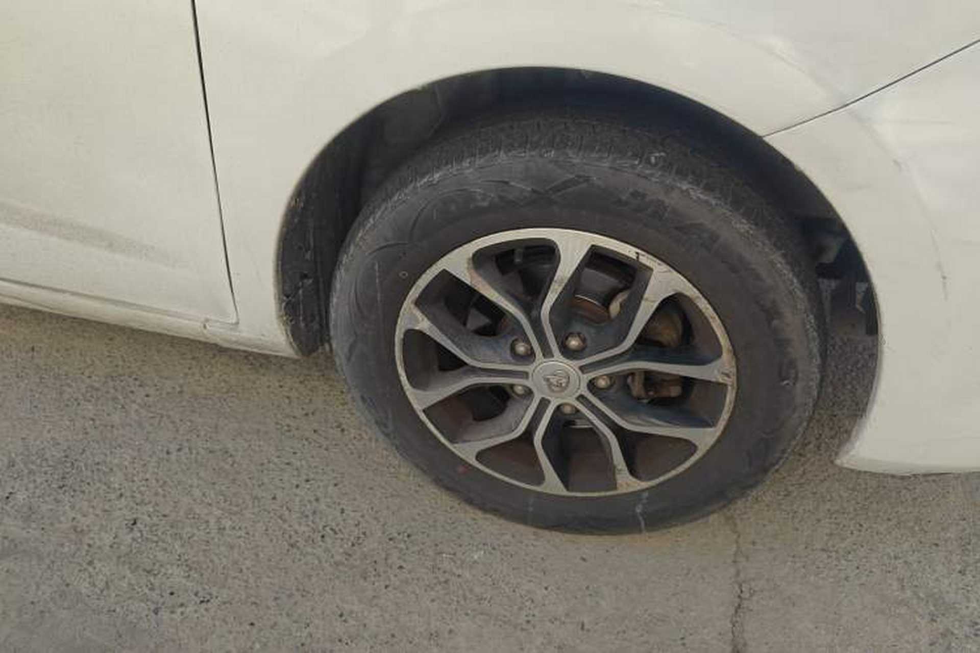 Used CHANGAN OSHAN A600EV 2021 EV model Right Front Wheel Hub