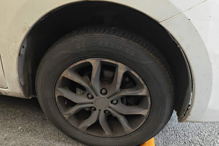 Used CHANGAN OSHAN A600EV 2021 EV model Right Front Wheel Hub