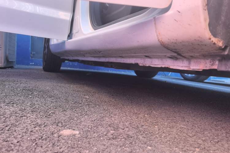Used CHANGAN OSHAN A600EV 2021 EV model Right Side Sill