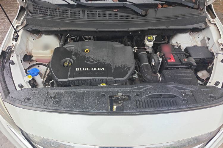 Used CHANGAN OSHAN A800 2017 1.6L Manual Comfort Model Engine Bay