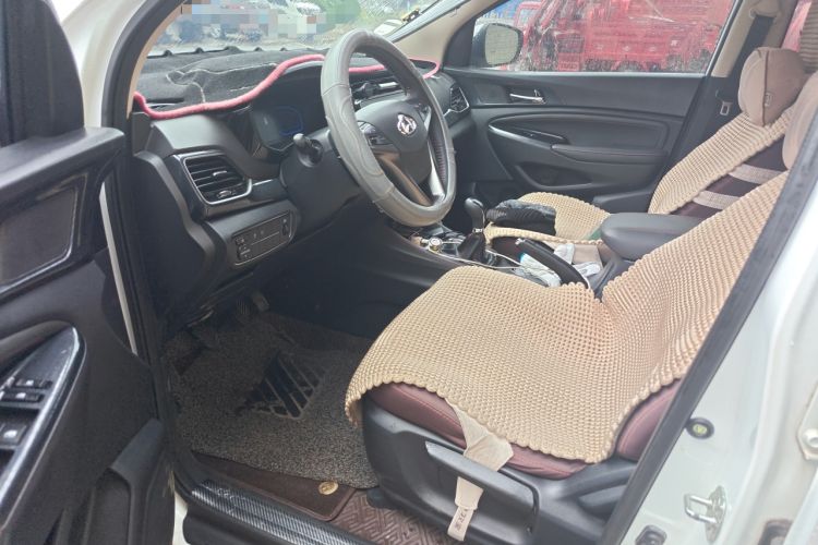 Used CHANGAN OSHAN A800 2017 1.6L Manual Comfort Model Interior 3