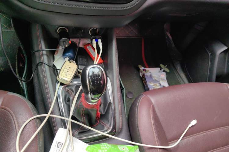 Used CHANGAN OSHAN A800 2017 1.5T Manual Luxury Model Gear Lever
