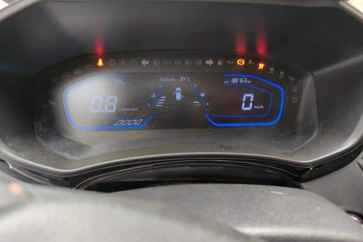Used CHANGAN OSHAN A800 2017 1.5T Manual Luxury Model Odometer Close Up