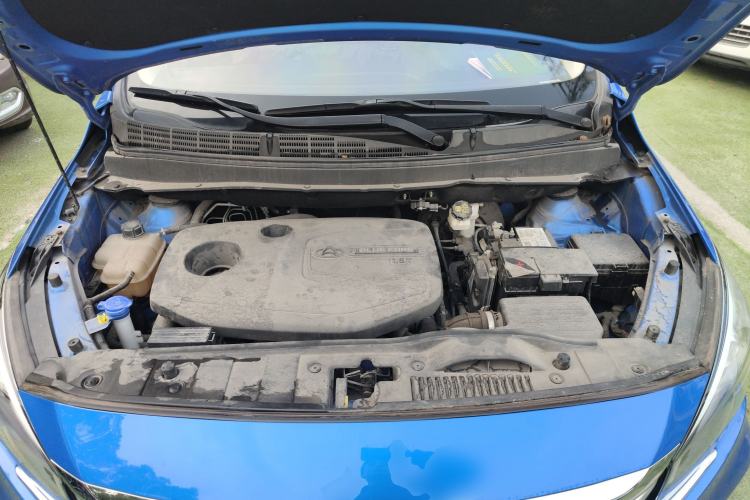 Used CHANGAN OSHAN A800 2017 1.5T Automatic ZhiZun Model Engine Bay