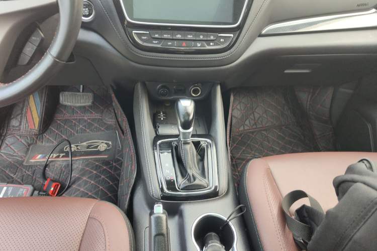 Used CHANGAN OSHAN A800 2017 1.5T Automatic ZhiZun Model Gear Lever