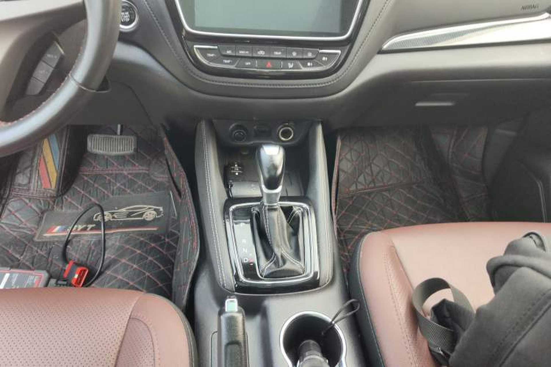 Used CHANGAN OSHAN A800 2017 1.5T Automatic ZhiZun Model Gear Lever