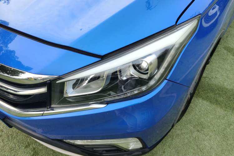 Used CHANGAN OSHAN A800 2017 1.5T Automatic ZhiZun Model Left Front Headlight