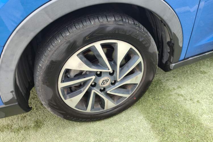 Used CHANGAN OSHAN A800 2017 1.5T Automatic ZhiZun Model Left Front Wheel Hub