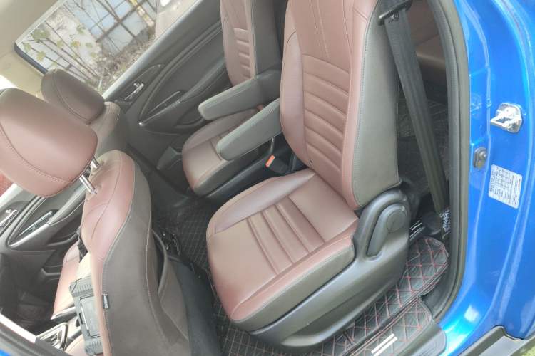 Used CHANGAN OSHAN A800 2017 1.5T Automatic ZhiZun Model Left Rear Seat