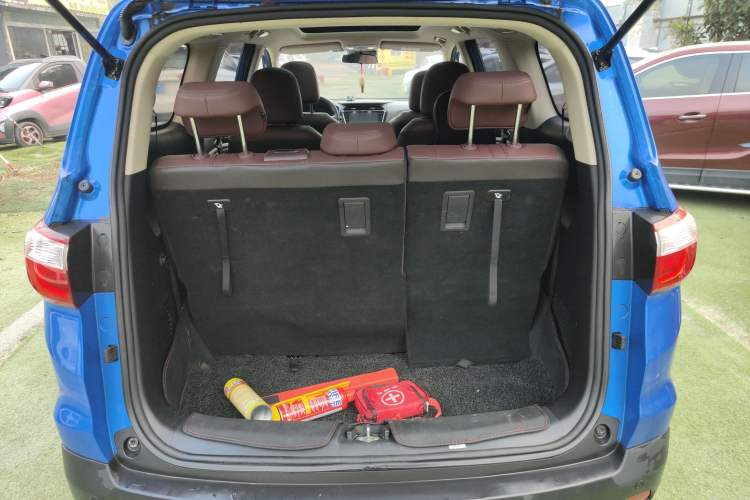 Used CHANGAN OSHAN A800 2017 1.5T Automatic ZhiZun Model Trunk