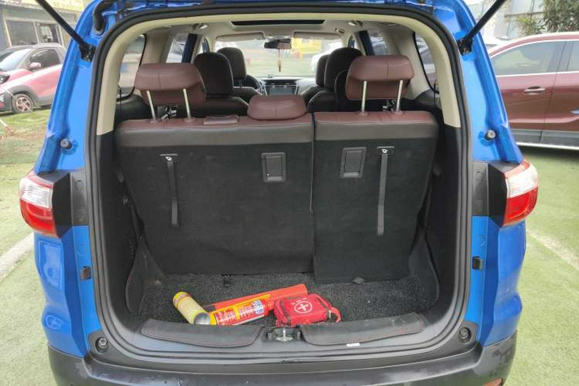 Used CHANGAN OSHAN A800 2017 1.5T Automatic ZhiZun Model Trunk