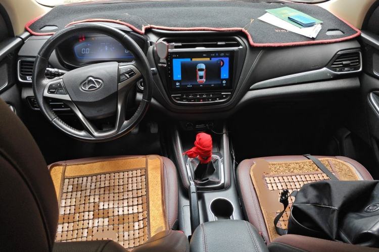 Used CHANGAN OSHAN A800 2017 1.5T Manual Luxury Model Center Console