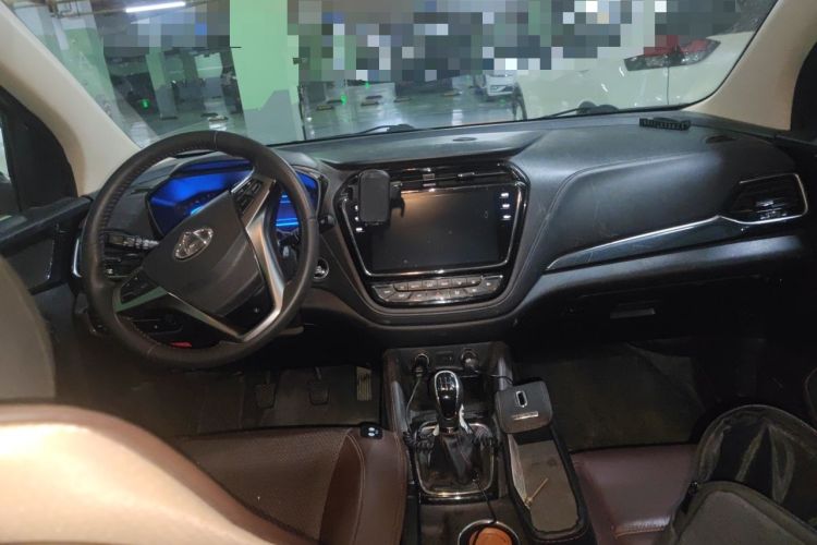 Used CHANGAN OSHAN A800 2017 1.6L Manual Luxury Model Center Console