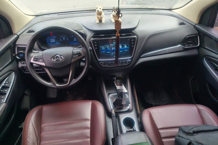 Used CHANGAN OSHAN A800 2017 1.6L Manual Luxury Model Center Console