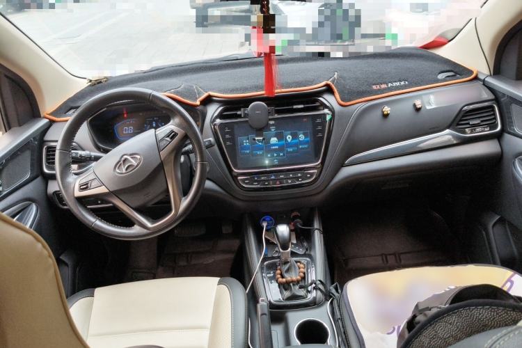 Used CHANGAN OSHAN A800 2017 1.5T Automatic Luxury Model Center Console
