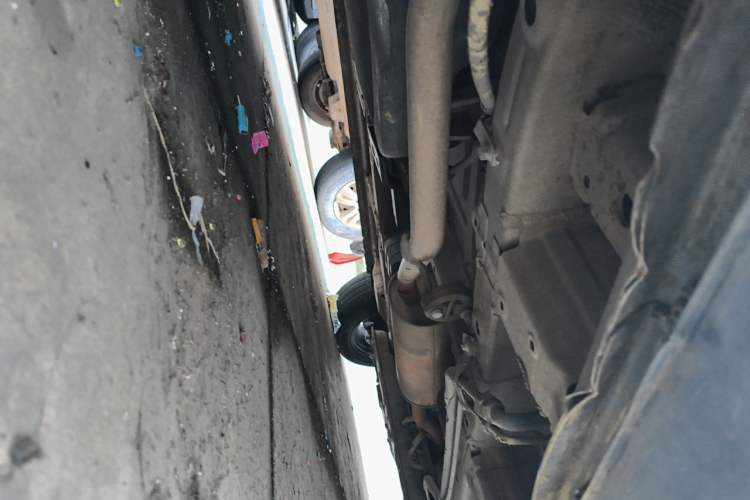 Used CHANGAN OSHAN A800 2017 1.6L Manual Luxury Model Chassis Rear Right