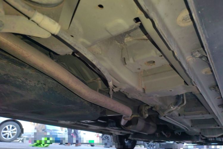 Used CHANGAN OSHAN A800 2017 1.6L Manual Comfort Model Chassis Rear Right