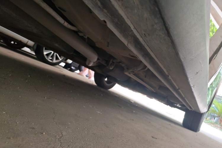 Used CHANGAN OSHAN A800 2017 1.5T Manual Elite Version Chassis Rear Right