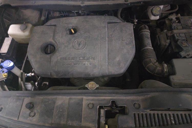 Used CHANGAN OSHAN A800 2017 1.6L Manual Luxury Model Engine Bay