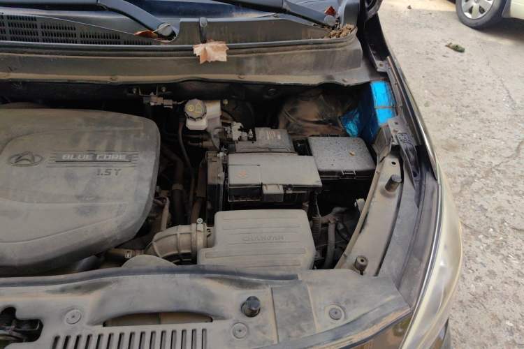 Used CHANGAN OSHAN A800 2017 1.5T Automatic Comfort Model Engine Bay Left